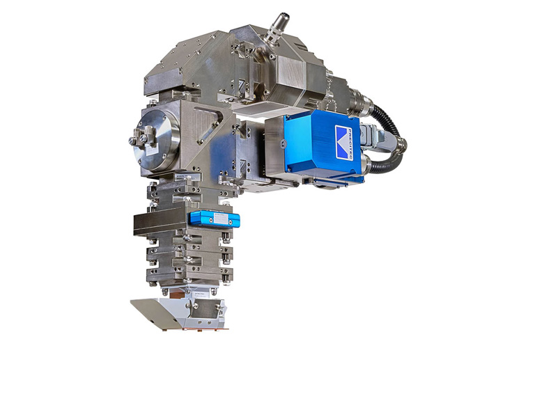 IDM for monitoring and controlling the welding depth during laser welding